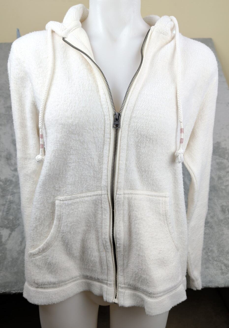 Fat Face British Designed Zippered Hoodie White Fleece Pockets Casual Size M